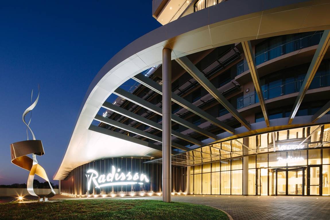 Valentine's Getaway at the Radisson Hotel &amp; Convention Centre